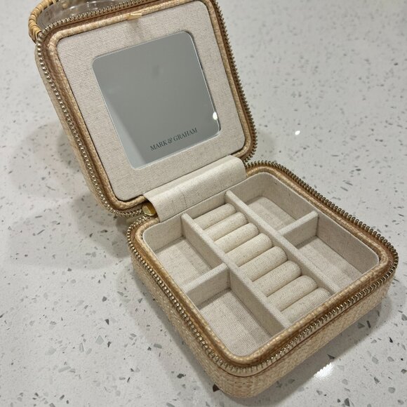 Mark & Graham Raffia Travel Jewelry Case - Picture 9 of 9
